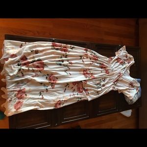 V-neck short sleeved dress